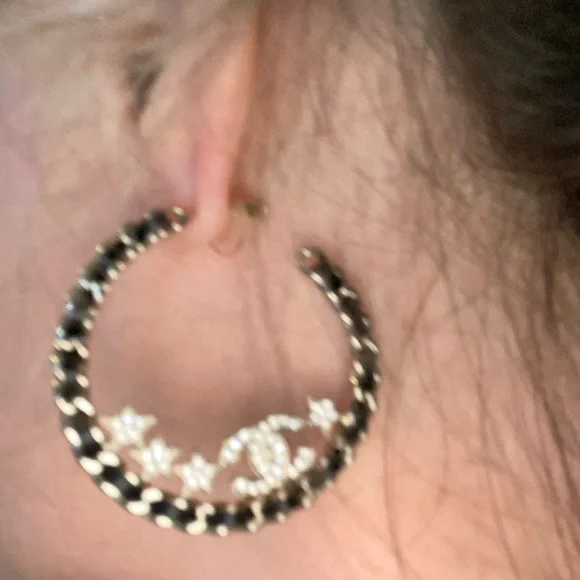 Chanel Black leather and stars Hoop Earrings - Picture 5 of 5